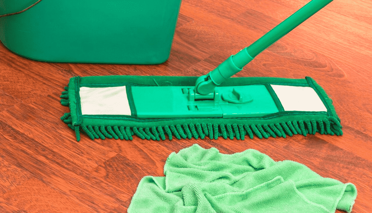 Scopa e paletta: il set utile per pulire sempre a portata